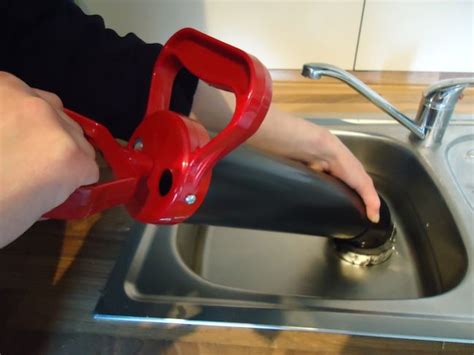 7 Astuces Efficaces Pour Déboucher Évier Douche Baignoire Lavabo
