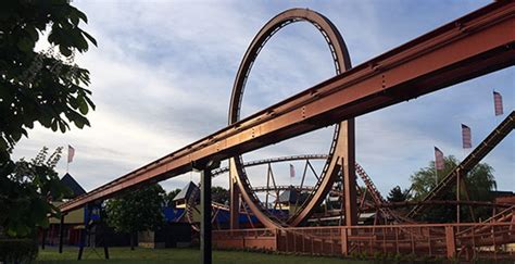 En dan loop ik in de stad. Attractiepark Slagharen in de nesten: vogels wonen in ...