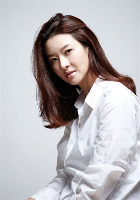 (서울=연합뉴스) 현혜란 기자 = 배우 송선미(42)의 남편 고모(45)씨를 흉기로 찔러 숨지게 한 20대가 구속됐다. '송선미 남편 살인청부' 30대男, 2심도 무기징역…살해범은 '감형 ...