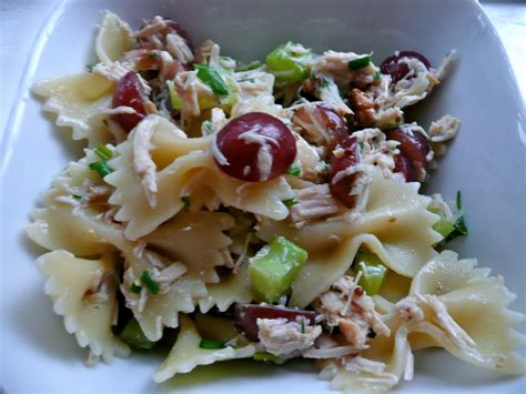 Our chicken pasta salad is filled with healthy fixes of protein and antioxidants. I Cook the Recipes: Roasted Chicken and Bow Tie Pasta Salad