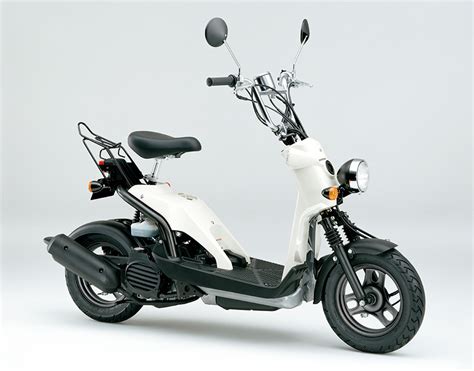 Honda カジュアルな50ccスクーター Biteバイト に新色を追加し発売