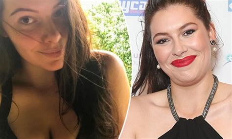 Francesca Packer Barham Flaunts Cleavage On Holiday In Bali Daily