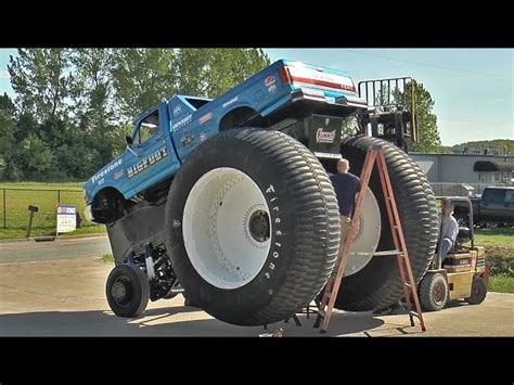 Get Amazed By Worlds Tallest Widest And Heaviest Monster Truck