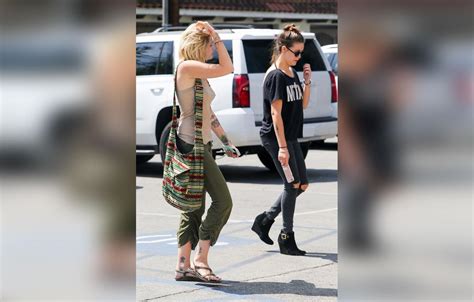 Pics Paris Jackson Bisexual Girlfriend Date In New Car Celebrates Her Birthday With Pretty