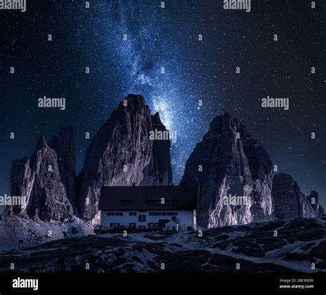 Milky Way Over Dreizinnen Hut In Tre Cime Dolomites Stock Photo Alamy