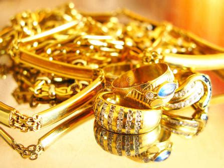Check latest gold rate in uae in indian rupees and dirham per gram, tola, sovereign, ounce and kilogram. UAE Gold Rate - Today Gold Rate in Dubai, UAE - Blog