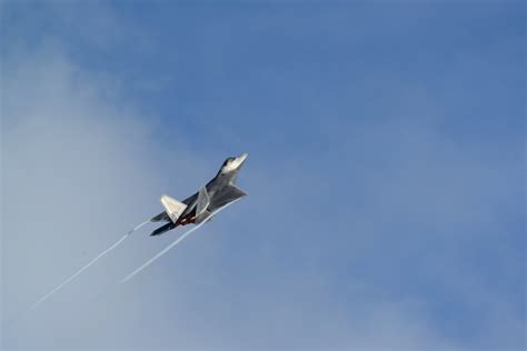 F 22 Raptor Climbs The Sky After Takeoff Aircraft Wallpaper Galleries