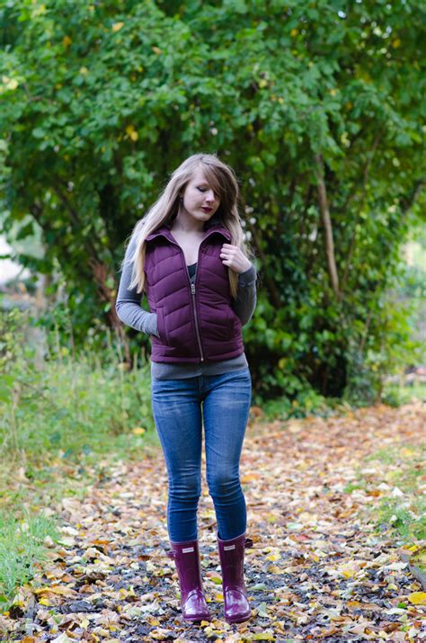 Hunter Short Dark Ruby Gloss Wellies And Jeans Outfit