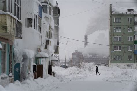 Photos Of A Frozen Russian Apartment In Europes Coldest City Petapixel