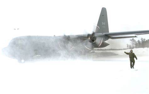 Hintergrundbilder Fahrzeug Flugzeug Propeller Militär
