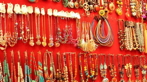 12 Best Street Shopping Destinations In India Trawell Blog