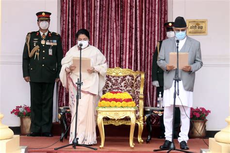 प्रधानमन्त्री ओलीद्वारा पद तथा गोपनीयताको शपथ भिडियोसहित नेपाल टेलिभिजन