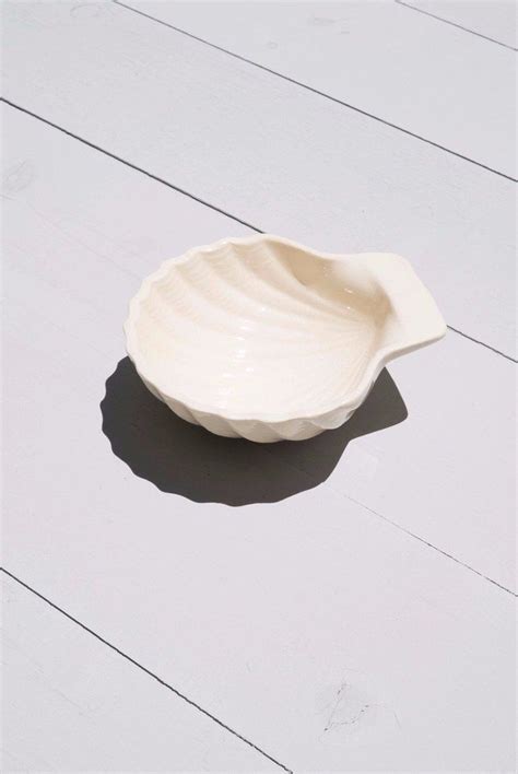 Vintage Mccoy Usa Pottery Shell Bowl Pottery Vintage Pottery Ceramics