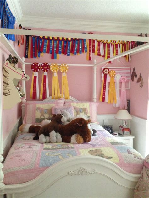 Feel inspired to design a bedroom in equestrian style. 6 Easy Horse Themed Bedroom Ideas for Horse Crazy Kids ...