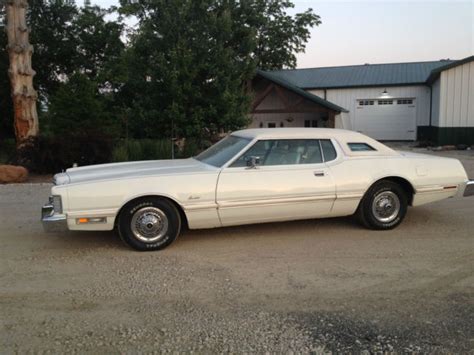 1974 Ford Thunderbird 2 Door Hard Top Luxury Coupe Classic Ford