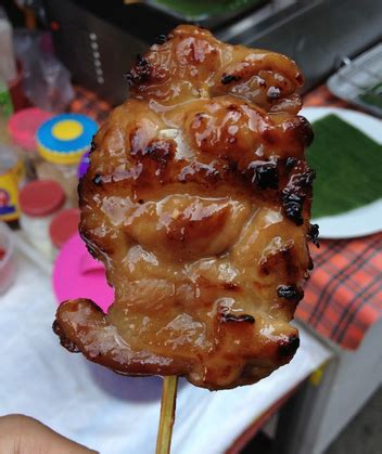 Venders often sell them with sticky rice and tamarind dipping sauce. Moo Ping (Pork Satay) | Yummy food, Food, Recipes