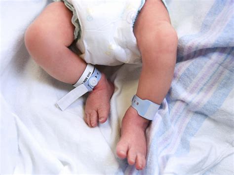 18 Surprising Newborn Baby Facts Photos Babycenter India