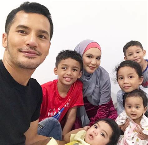 Dato' aliff syukri adalah anak ketiga kepada pengasas sendayu tinggi, rozita ibrahim. "So Inspired! Satu Contoh Baik Dari Family Dato' & Datin ...