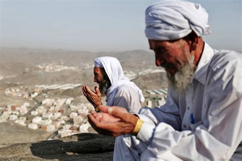 Muslim Pilgrims Flock To Mecca To Make The Hajj Abc News