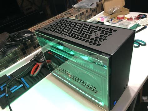 Geeek A60 Mini Itx Rtx 2080 9900k Powerhouse Compact And Shiny