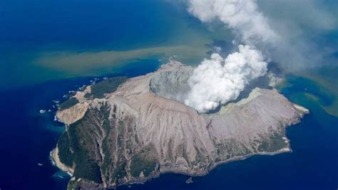 Top 14 Worlds Most Dangerous Volcanoes Knowinsiders