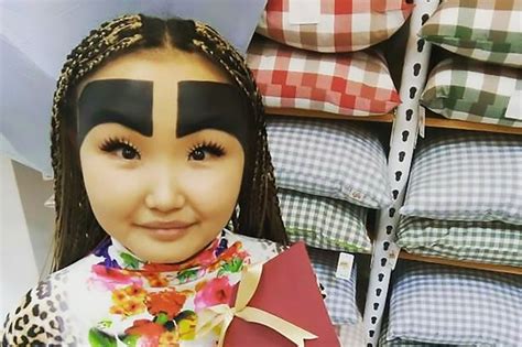 Woman Stuns People With Her Huge Eyebrows Which Cover