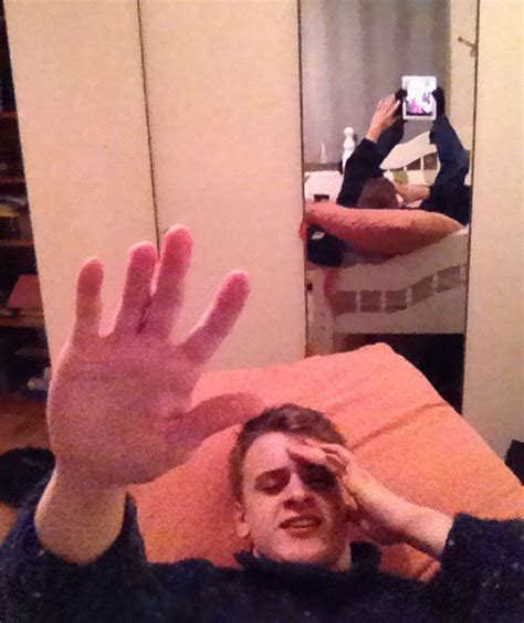 Of The Worst Selfie Fails By People Who Forgot To Check The Background
