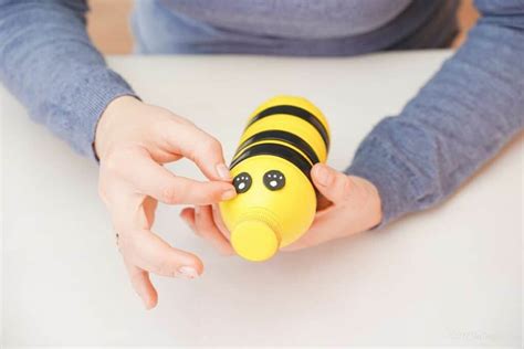 Adorable Plastic Bottle Bumblebee Bank Diy And Crafts