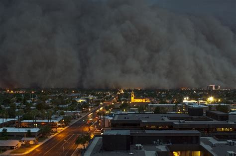 Haboob In Arizona Massive Wall Of Dust Moving In On What Appears To Be