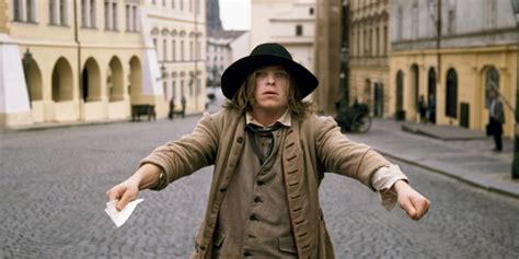 A young man named kaspar hauser suddenly appears in nuremberg in 1828, barely able to talk or walk, and herzog's film is based upon the true and mysterious story of kaspar hauser, a young. Kaspar Hauser, un film de 1993 - Vodkaster