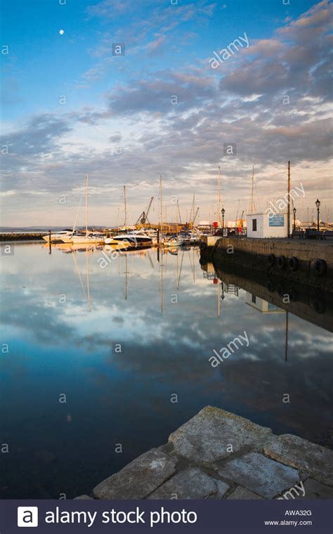 Quay Walls Hi Res Stock Photography And Images Alamy