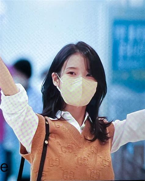 Iu Soloist At The Airport On Her Way To France For Cannes Film