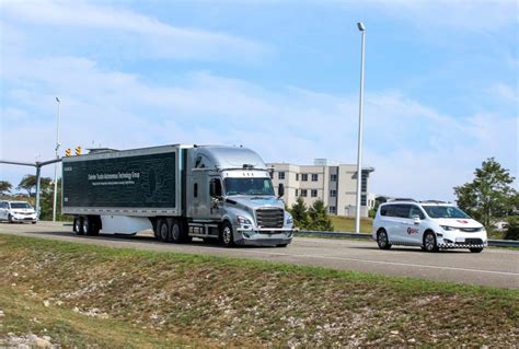 Daimler Trucks Porta Su Strada La Guida Autonoma