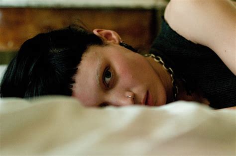 Film Review Girl With The Dragon Tattoo Flush The Fashion
