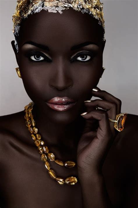Celiabasto “ 100 Art ” Afrikanische Schönheit Schönste Schwarze