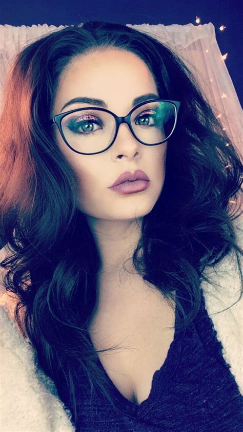 Pin By Daithi On Girls With Glasses Glasses Fashion Cat Eye Glasses