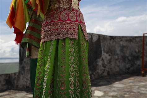 Kemewahan Kesultanan Ternate Dalam Baju Adat Ternate Indonesia Kaya