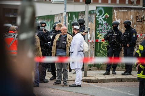assailant live streamed attempted attack on german synagogue the new york times