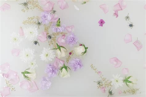But if you're going to use flowers in milk bath photography, don't try the fake imitations, they are only going to sink to the bottom. Floral Milk Bath - Jessica Lockhart Photography