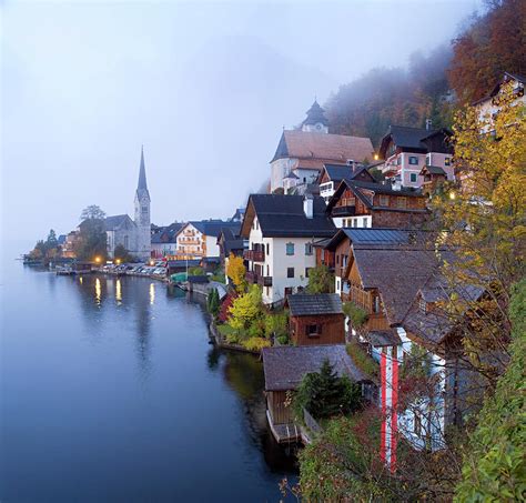 Austria Upper Austria Hallstattersee Lake Salzkammergut Hallstatt