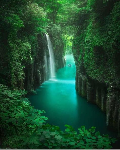 Manai Falls Takachiho Gorge Japan In 2020 Waterfall Beautiful