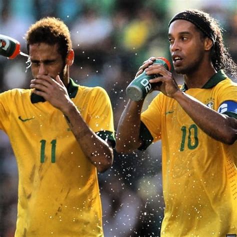 Neymar And Ronaldinho Brazil National Football Team Neymar Brasil Neymar Ronaldinho Gaucho