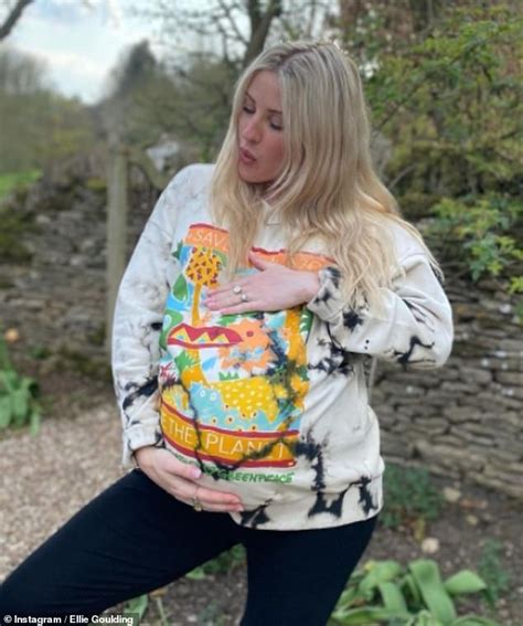Pop stars, artists and royalty were among the guests at york minster as singer ellie goulding married caspar jopling. Pregnant Ellie Goulding cradles her baby bump in a cosy ...