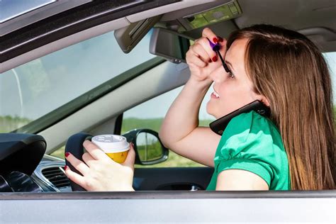 7 Common Signs Of Distracted Driving Johnson Garcia Llp