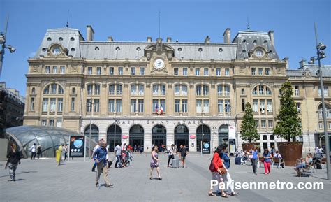 Gare De Paris Saint Lazare à Paris En Métro