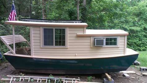 In this video i show you how i made my first pickle barrel boat. The Wonderful World of Boathouses | Shanty boat, House boat, Boat building