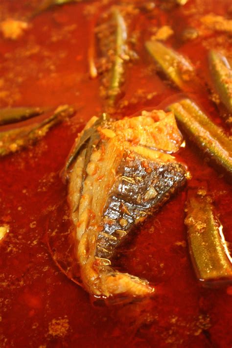 Maka saat memasak resep cumi asam manis pedas sebaiknya matangkan bumbu terlebih dahulu kemudian baru masukkan cumi ke dalamnya. BLOG CIKGU RAZE: Resepi Ikan Pari Masak Asam Pedas