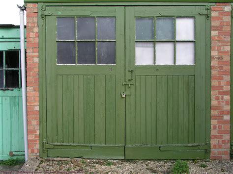 Disadvantages Of An Old Garage Door Direct Service Garage Doors