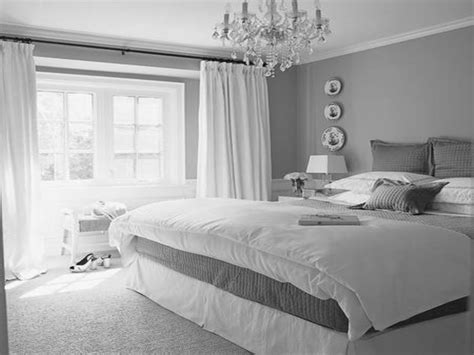 Grey Bedroom Wallpaper Gray And White Bedroom With Accent