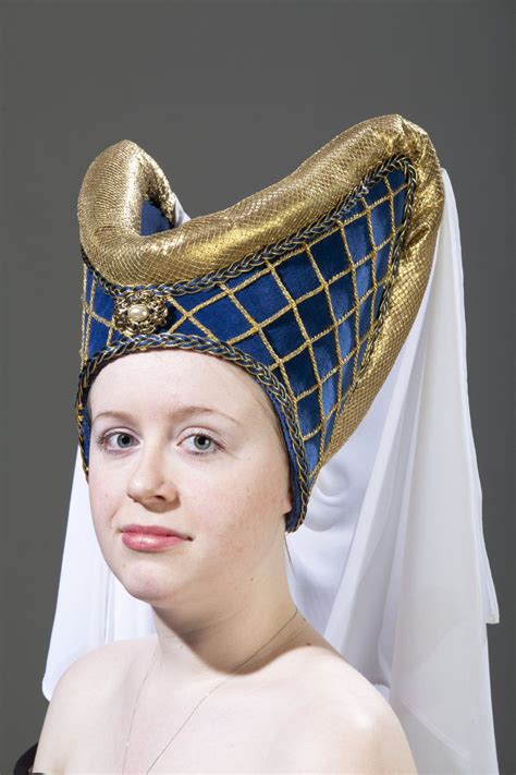 Medieval Headress By Hinatahousehoney On Deviantart Medieval Hats